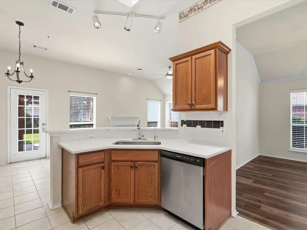 3860 Gillespie Drive Carrollton TX 75010