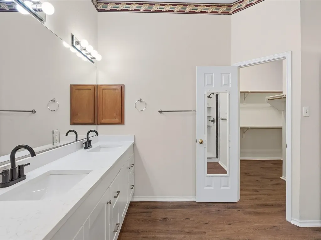3860 Gillespie Drive Carrollton TX 75010