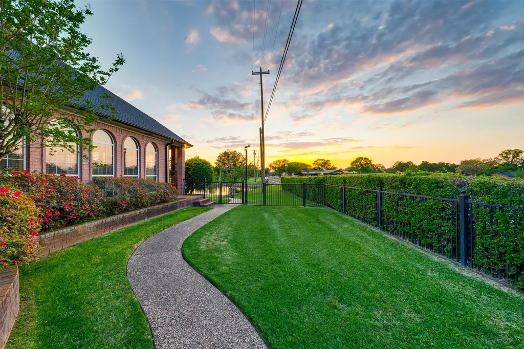 100 Clearview Drive Bullard TX 75757