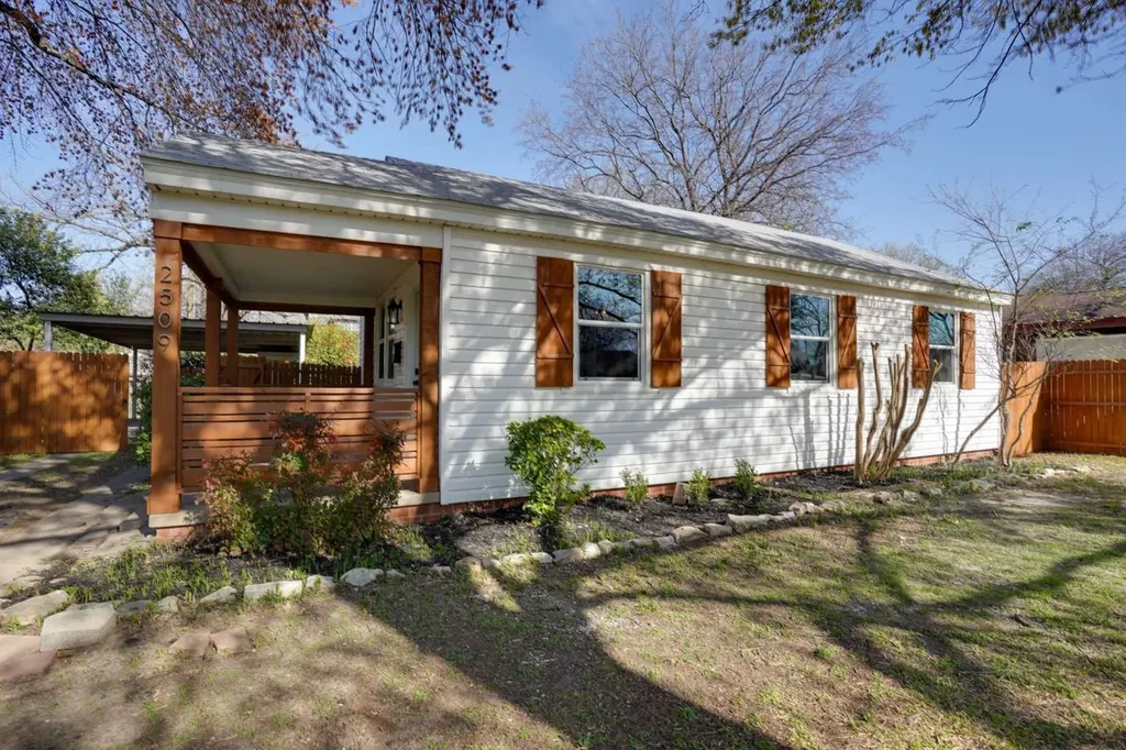 2509 Littlepage Street Fort Worth TX 76107
