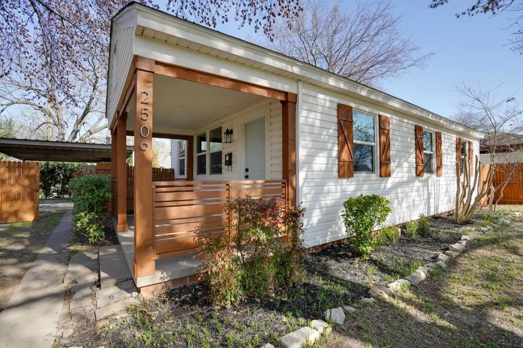 2509 Littlepage Street Fort Worth TX 76107