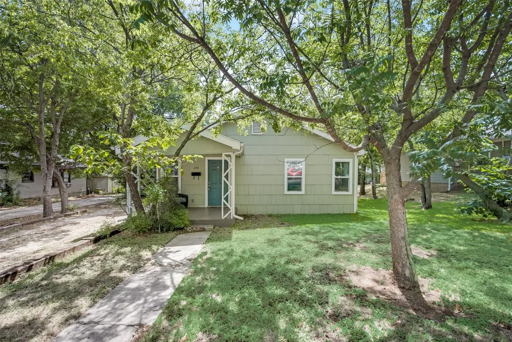 220 Jagoe Street Denton TX 76201