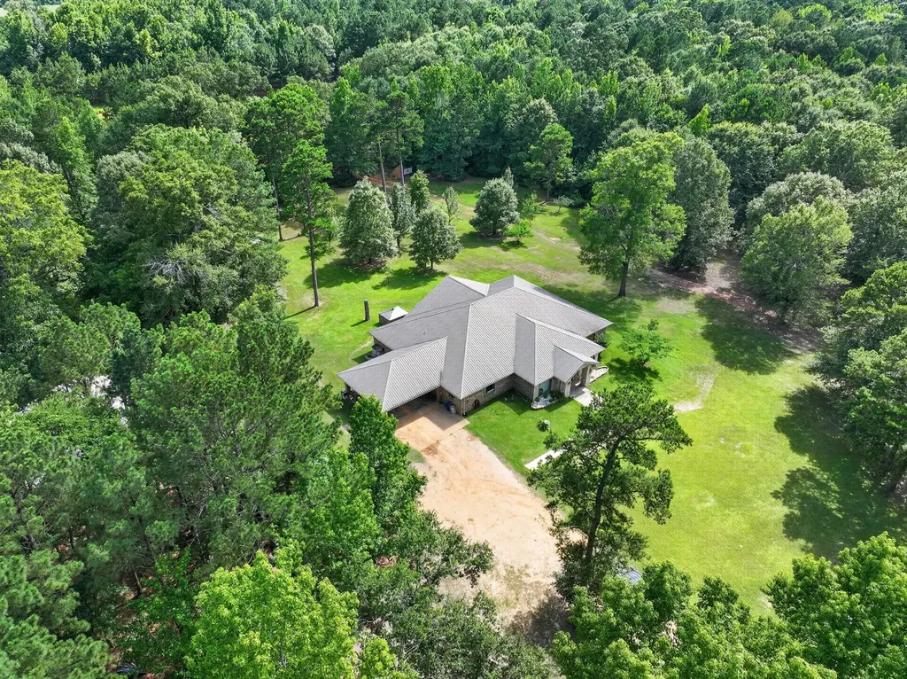 400,401 Third Street Queen City TX 75572