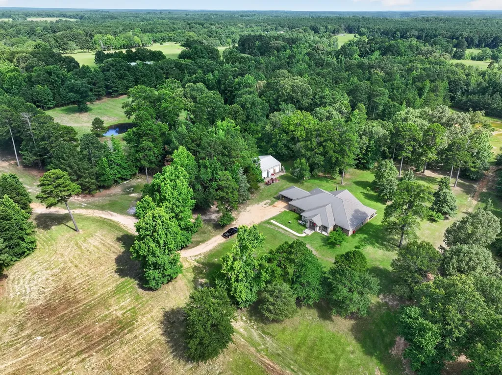 400,401 Third Street Queen City TX 75572