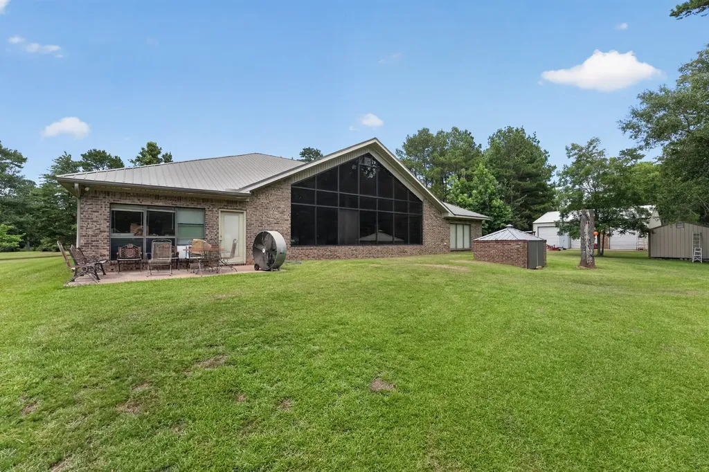 400,401 Third Street Queen City TX 75572