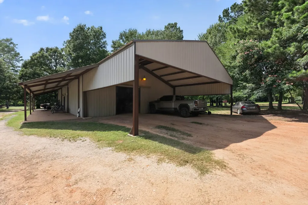 400,401 Third Street Queen City TX 75572