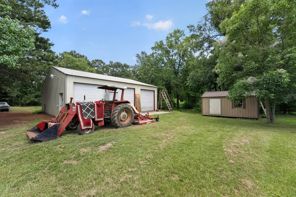 400,401 Third Street Queen City TX 75572