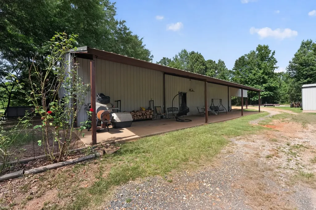 400,401 Third Street Queen City TX 75572