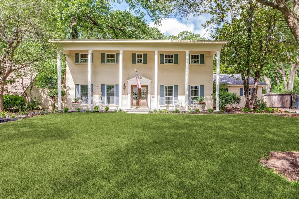 4316 Springbranch Drive Benbrook TX 76116