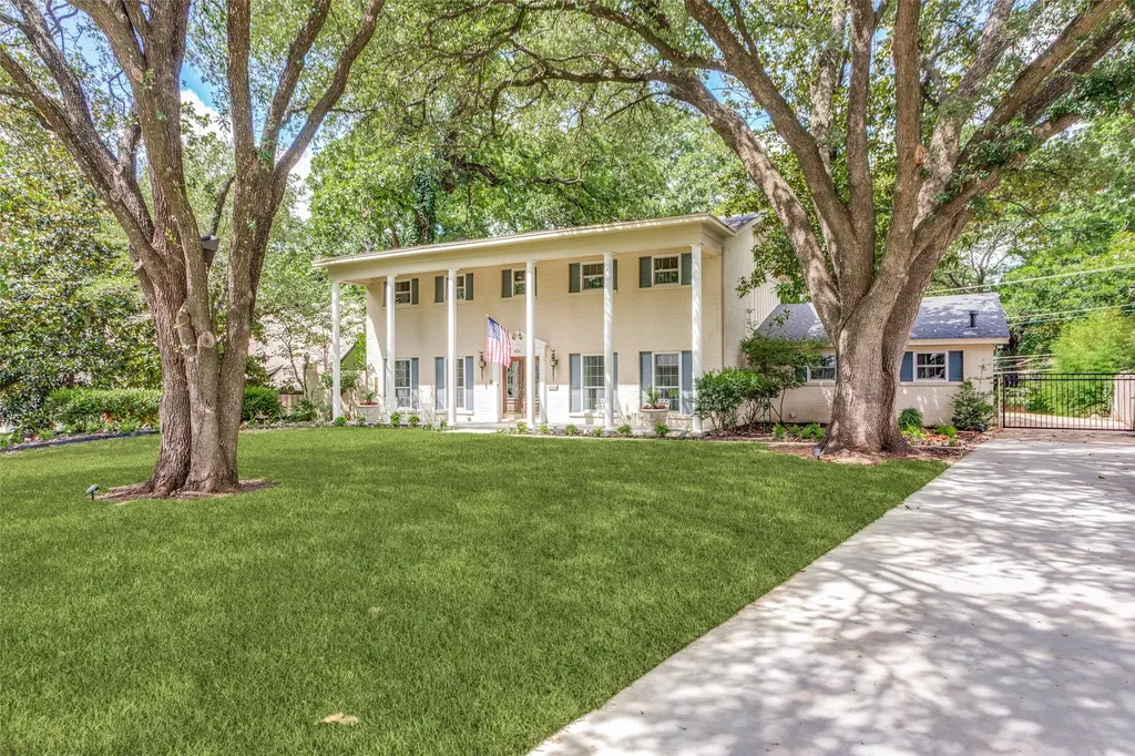 4316 Springbranch Drive Benbrook TX 76116
