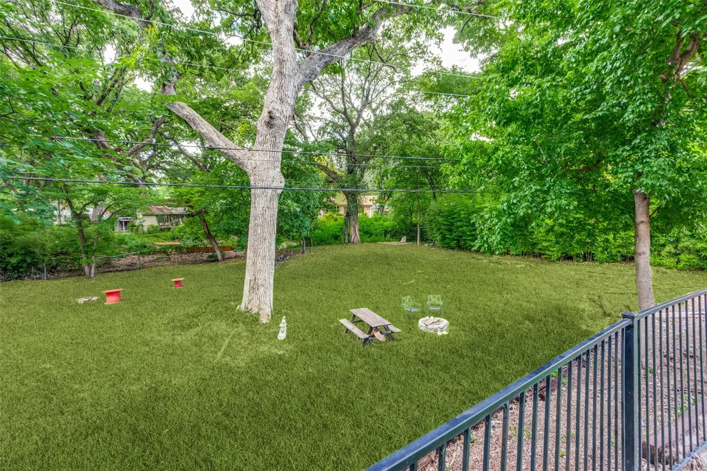 4316 Springbranch Drive Benbrook TX 76116