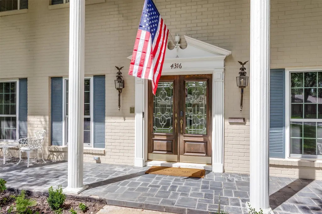 4316 Springbranch Drive Benbrook TX 76116