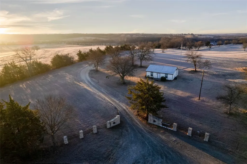 1922 A Bethel Cannon Road Whitewright TX 75491