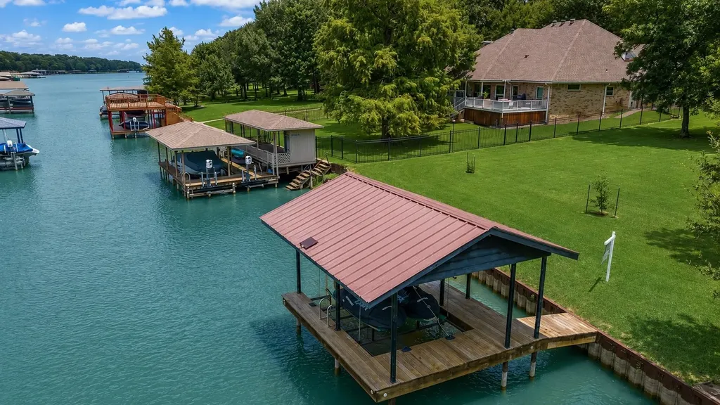 111 Bull Run Drive Streetman TX 75859