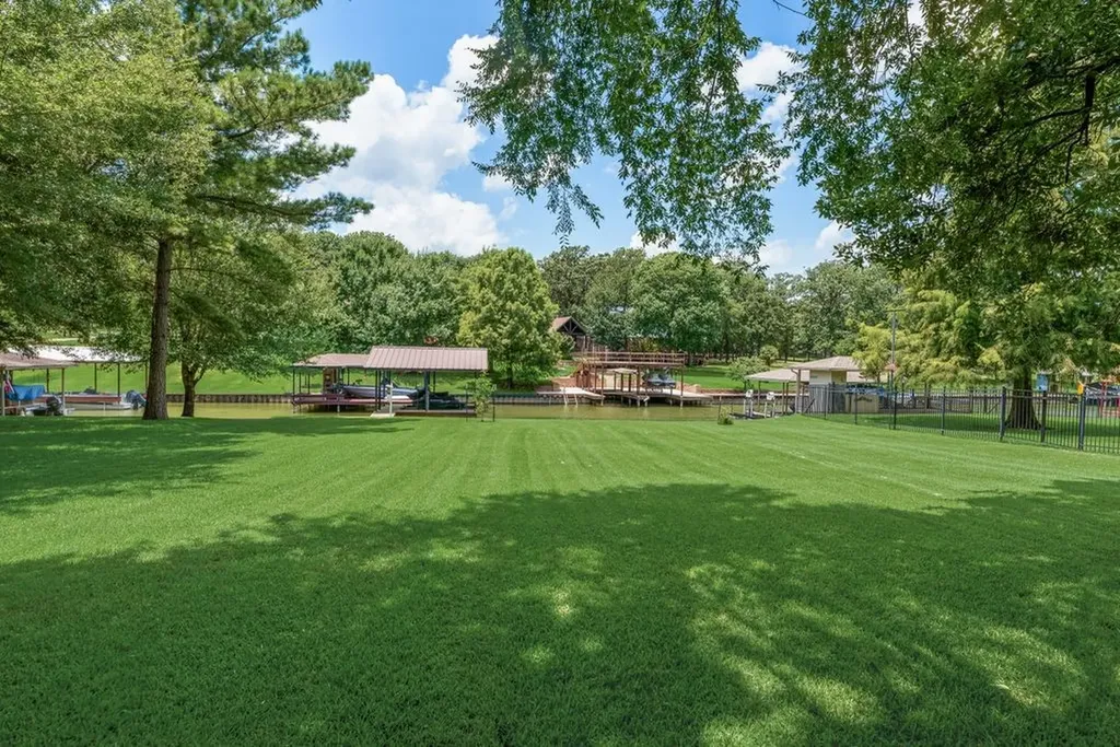 111 Bull Run Drive Streetman TX 75859