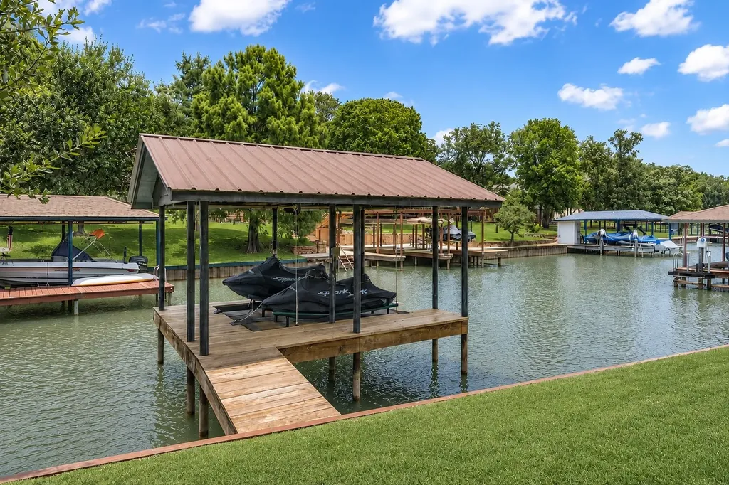 111 Bull Run Drive Streetman TX 75859