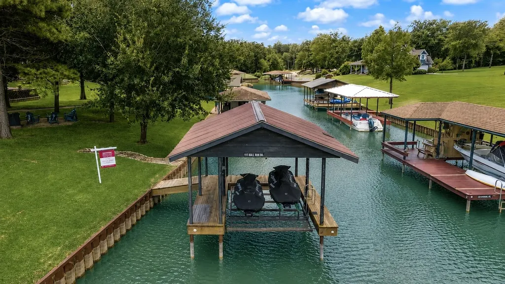 111 Bull Run Drive Streetman TX 75859