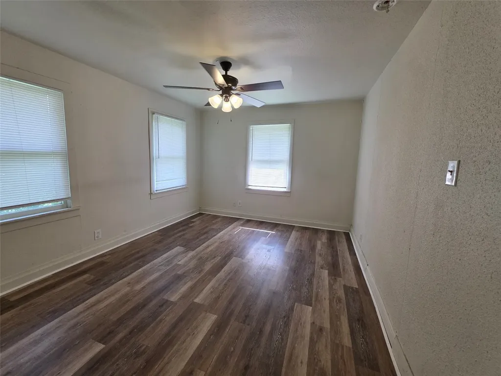 1315 N Robinson Street Cleburne TX 76031
