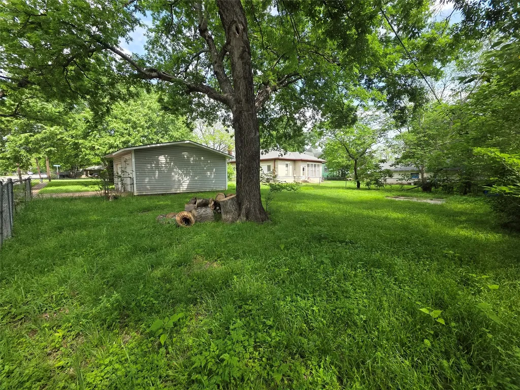 1315 N Robinson Street Cleburne TX 76031