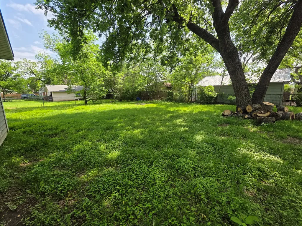 1315 N Robinson Street Cleburne TX 76031