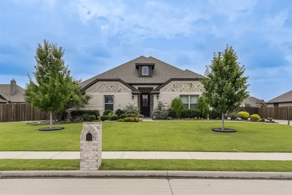 173 Hackney Street Waxahachie TX 75165