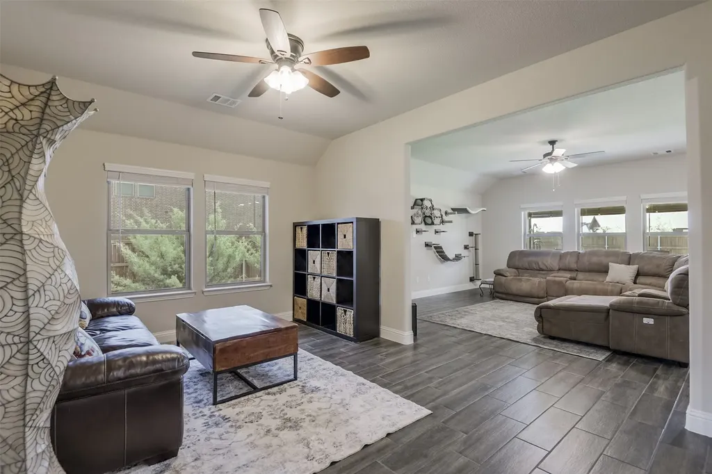 173 Hackney Street Waxahachie TX 75165