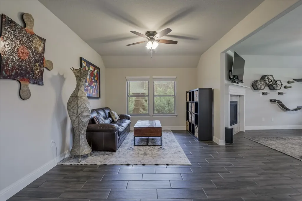 173 Hackney Street Waxahachie TX 75165