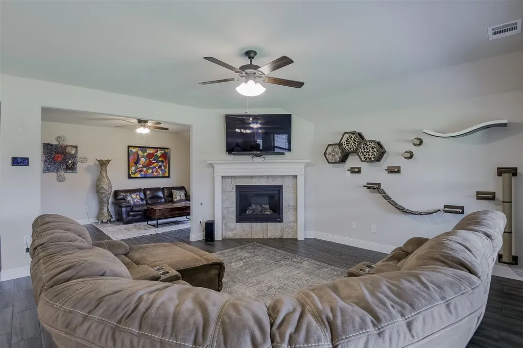 173 Hackney Street Waxahachie TX 75165
