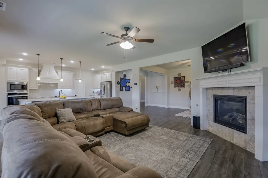 173 Hackney Street Waxahachie TX 75165