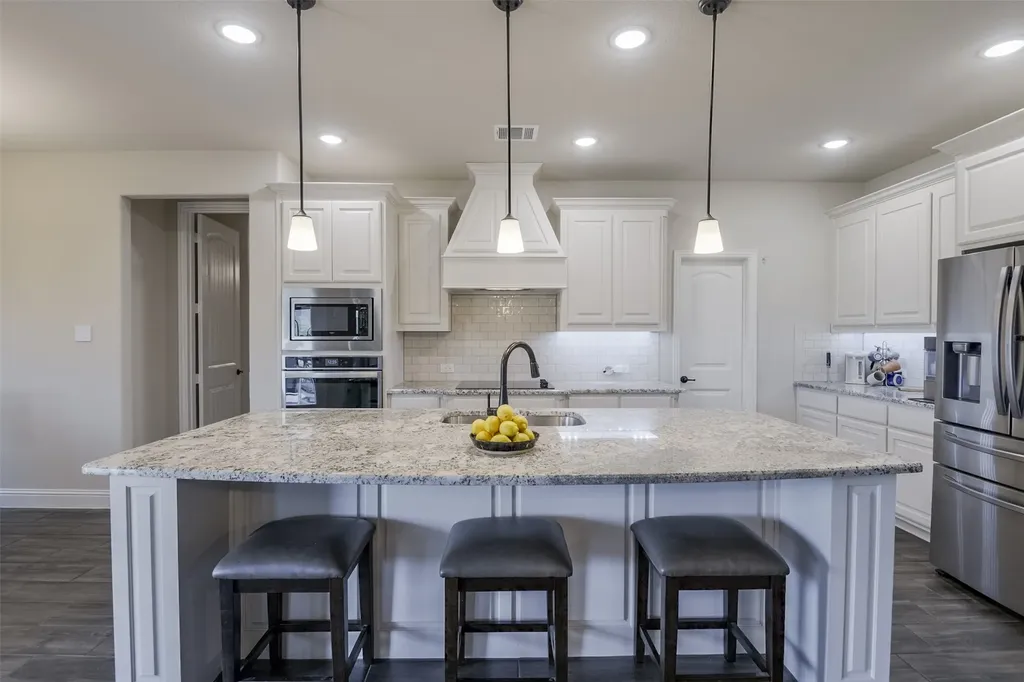 173 Hackney Street Waxahachie TX 75165