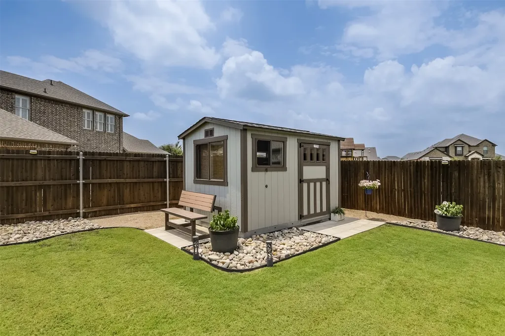 173 Hackney Street Waxahachie TX 75165