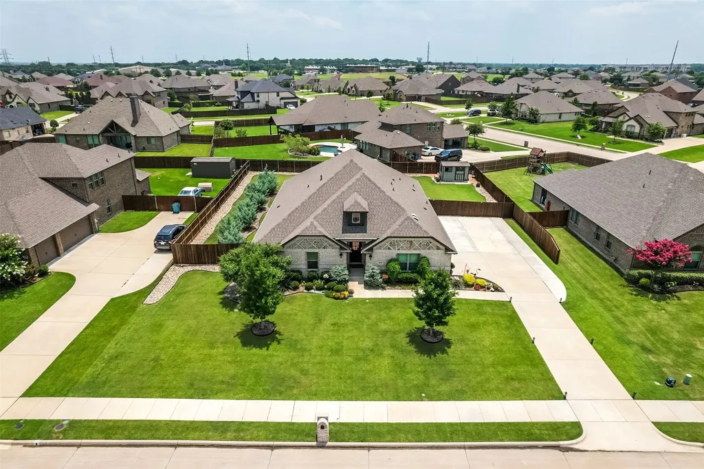 173 Hackney Street Waxahachie TX 75165