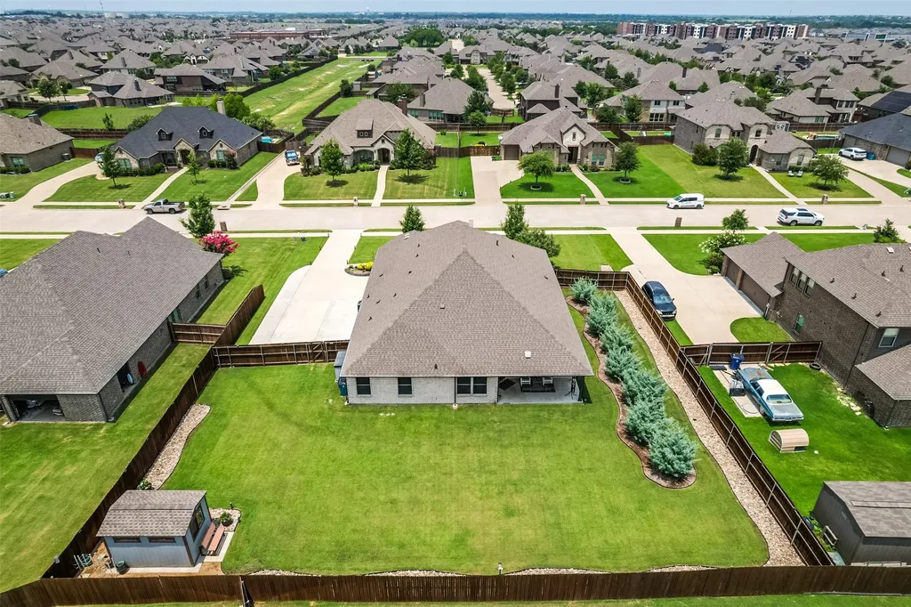 173 Hackney Street Waxahachie TX 75165