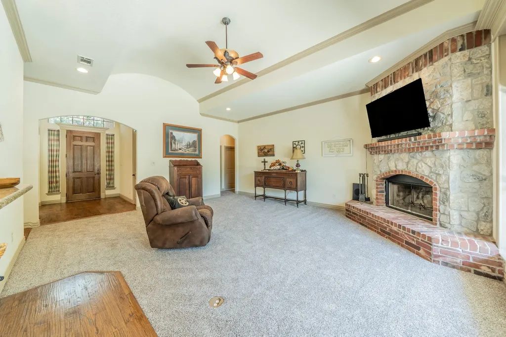109 Overton Ridge Circle Weatherford TX 76088