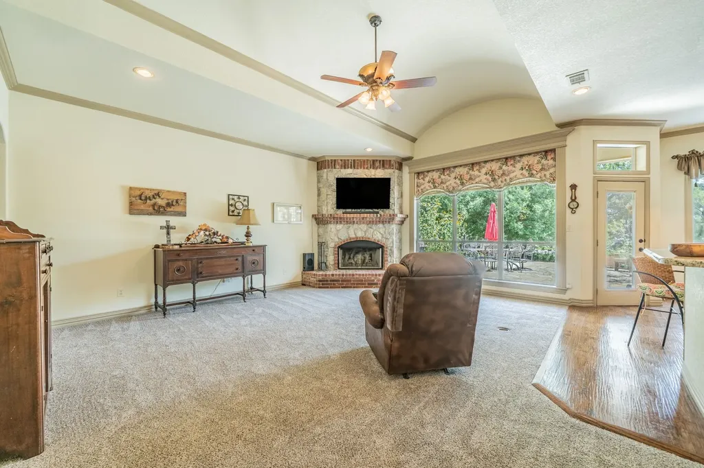 109 Overton Ridge Circle Weatherford TX 76088