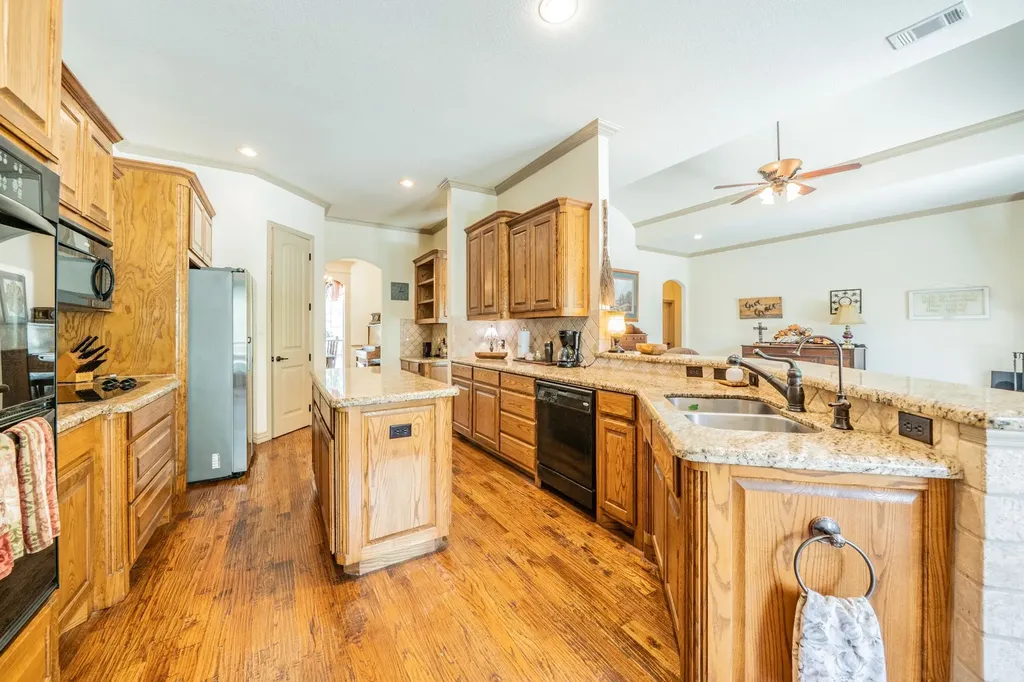 109 Overton Ridge Circle Weatherford TX 76088