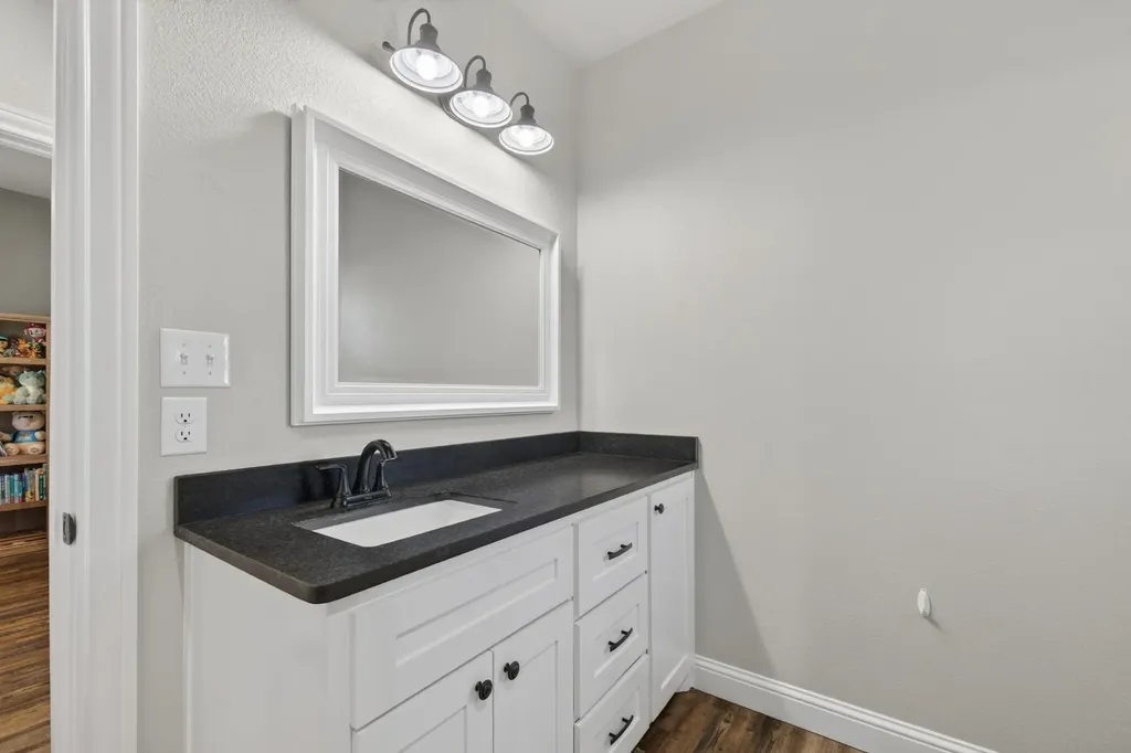 141 Moon Beam Path Abilene TX 79602
