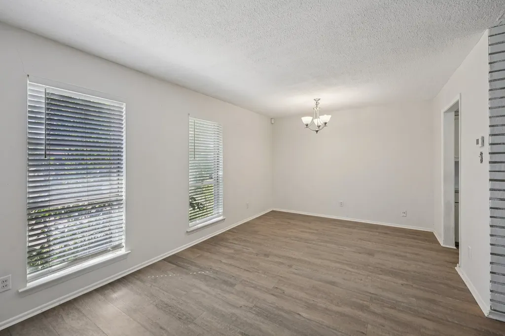 4720 South Drive W Fort Worth TX 76132