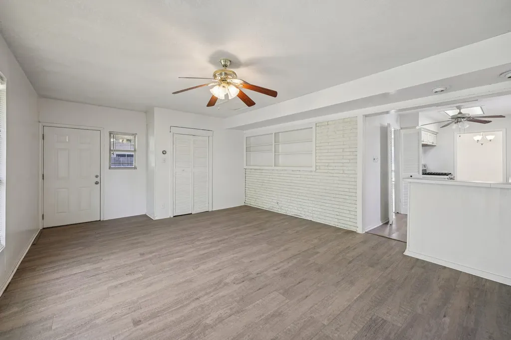 4720 South Drive W Fort Worth TX 76132
