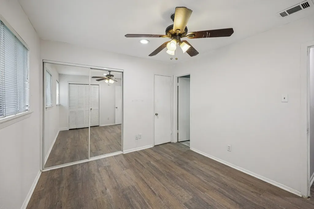 4720 South Drive W Fort Worth TX 76132