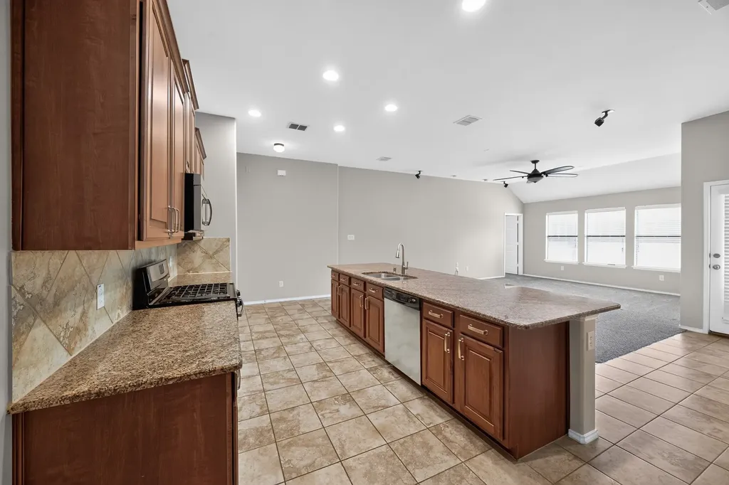 312 Blackhaw Drive Fate TX 75087