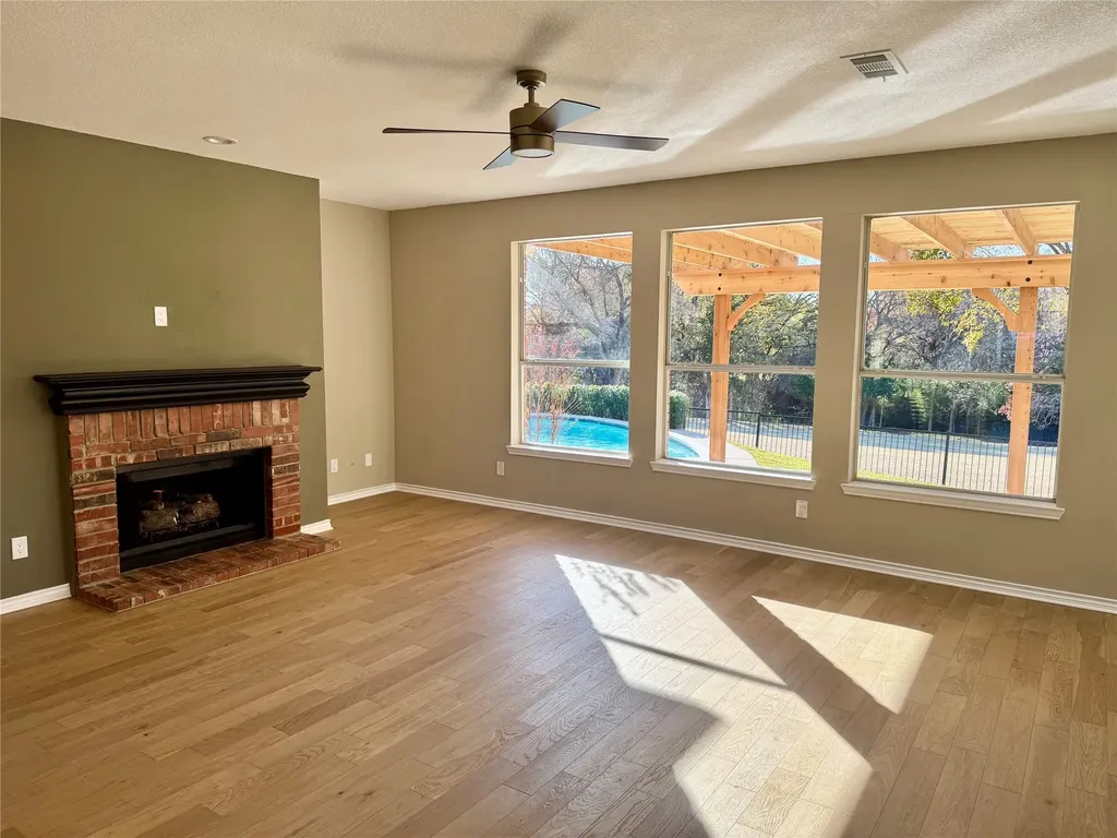 2822 Roundrock Mckinney TX 75072