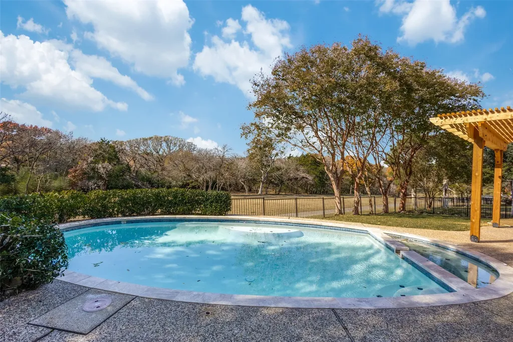 2822 Roundrock Mckinney TX 75072