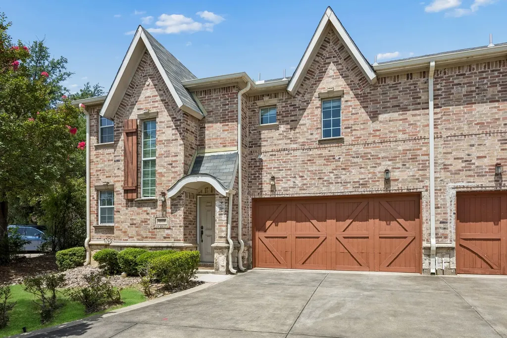 2113 Parkview Carrollton TX 75006