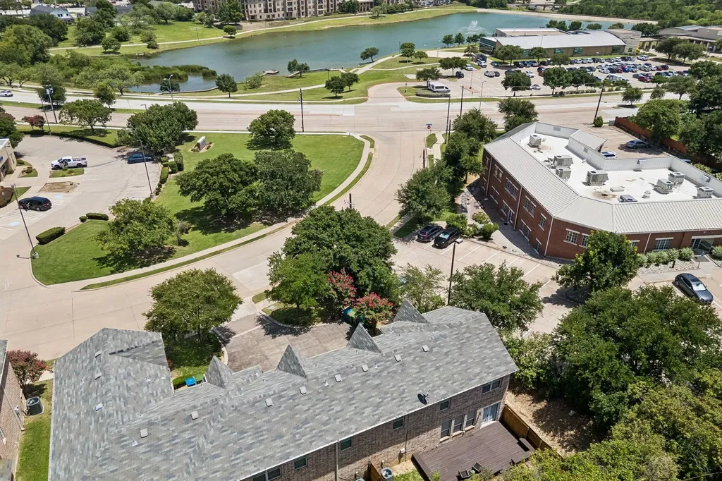 2113 Parkview Carrollton TX 75006