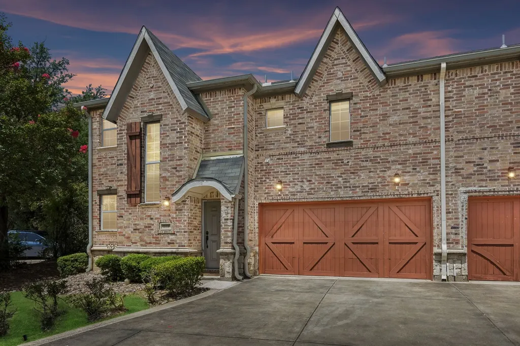 2113 Parkview Carrollton TX 75006
