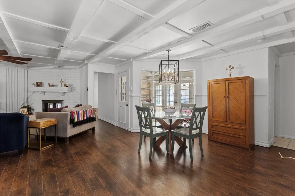 2900 Bedfordshire Bedford TX 76021