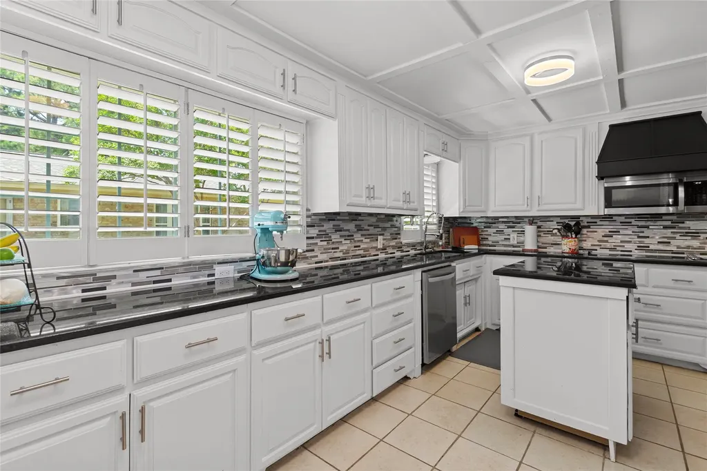 2900 Bedfordshire Bedford TX 76021