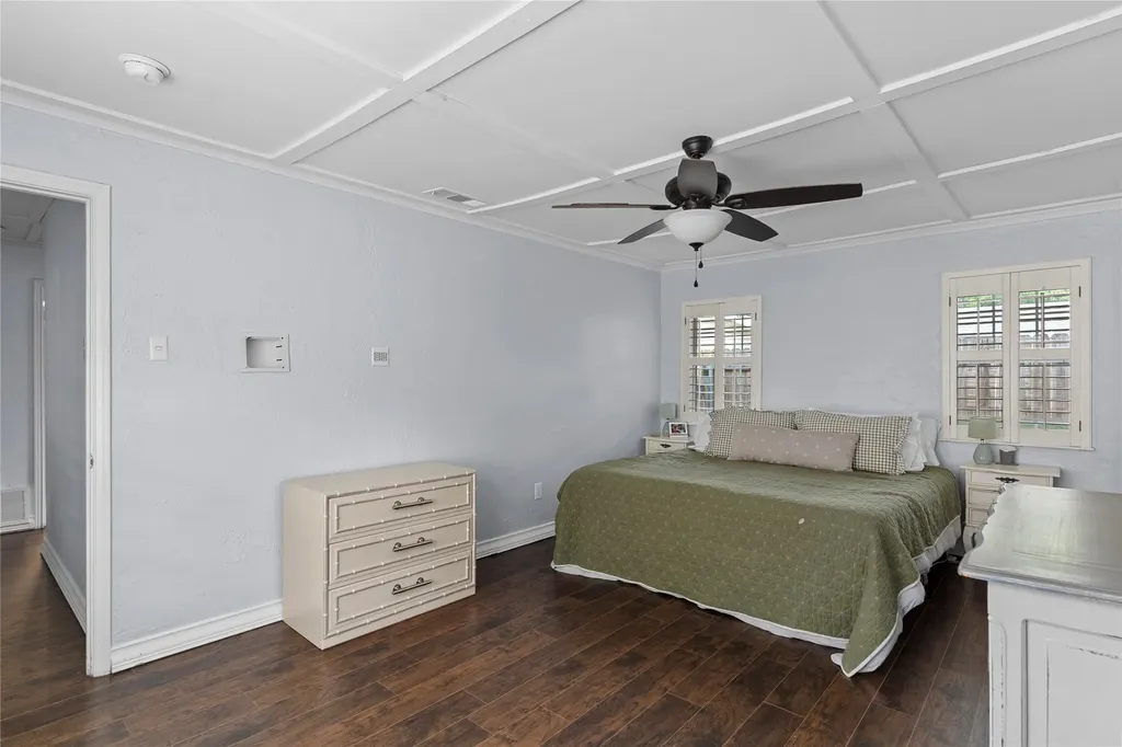 2900 Bedfordshire Bedford TX 76021
