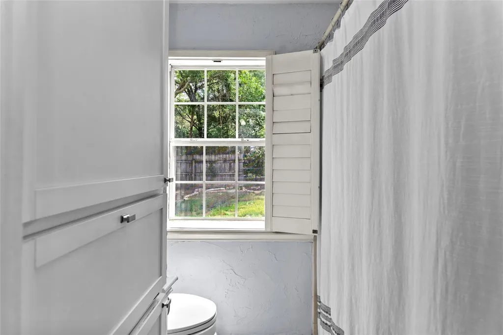 2900 Bedfordshire Bedford TX 76021